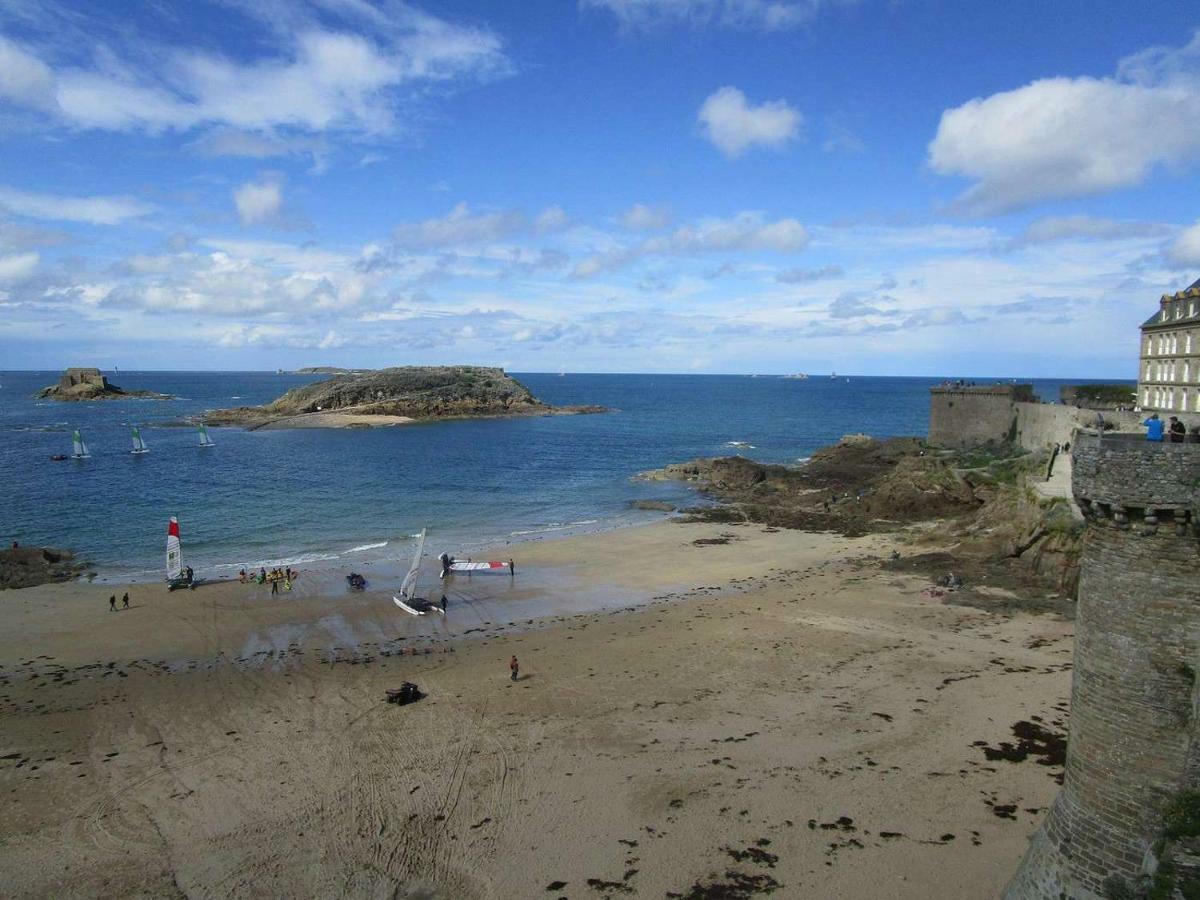 Jacques Melchior Meuble De Tourisme 3 Etoiles Intra Muros Saint-Malo Bagian luar foto